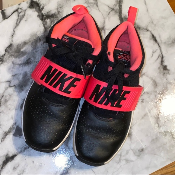 nike team hustle d8 pink